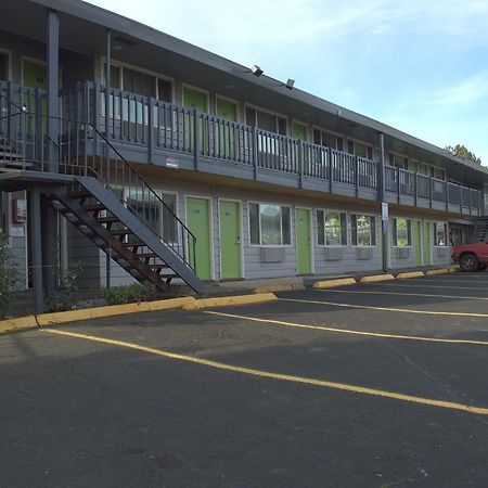 Banfield Motel Portland Exterior photo